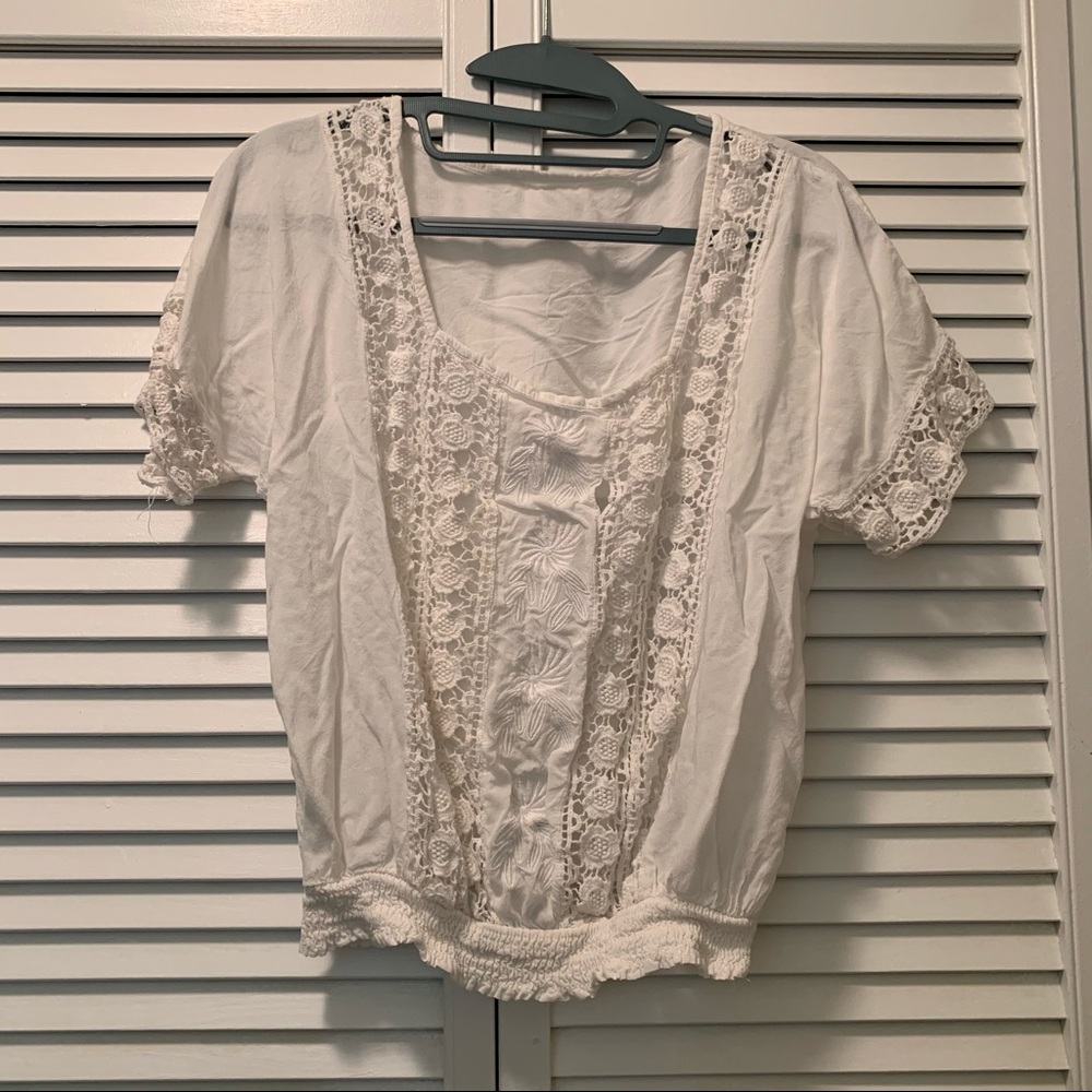 🎄2 for $15🎄White crocheted top size US S